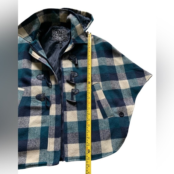 Last Kiss Plaid Toggle Cape Coat  Large - Picture 10 of 10